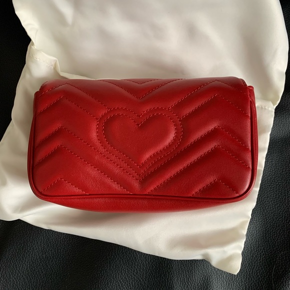 Gucci Marmont Bag in Hibiscus Red - Picture 3 of 10
